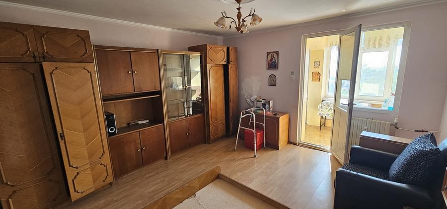 Garsonieră decomandată în Far