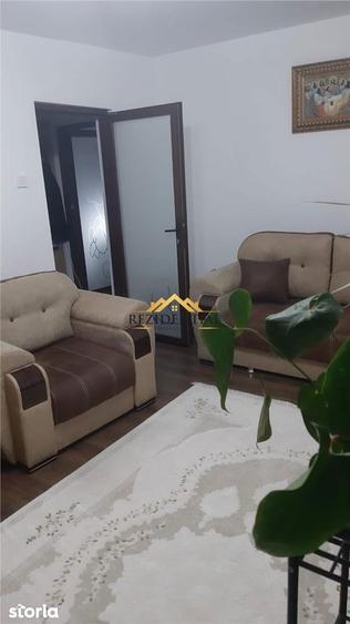Apartament cu 3 camere, mobilat în Central