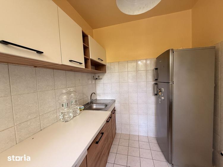 Apartament cu 2 camere semidecomandat în 1 Mai