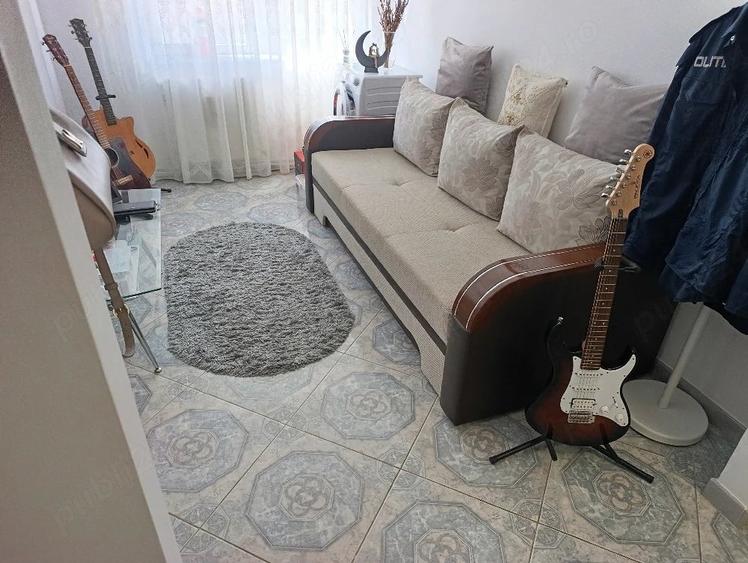 Apartament cu 4 camere decomandat în Dărmănești