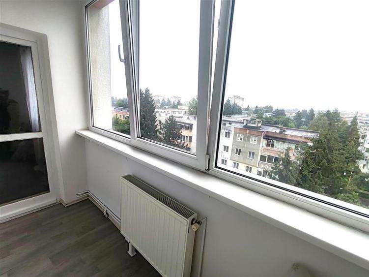 Apartament cu 3 camere circular, mobilat în Astra