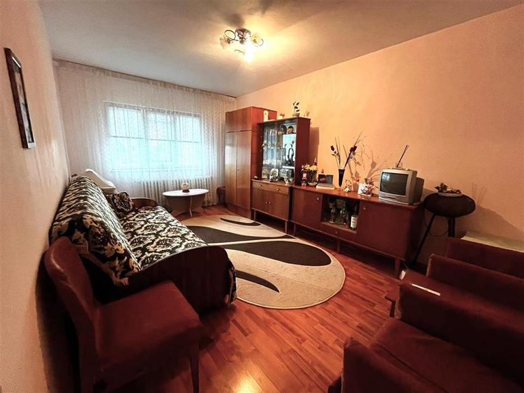 Apartament cu 2 camere decomandat în Apollo