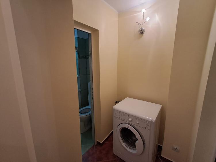 Apartament cu 3 camere decomandat, mobilat în Brăilei