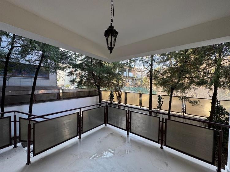 Apartament cu 3 camere decomandat în Șoseaua Nordului