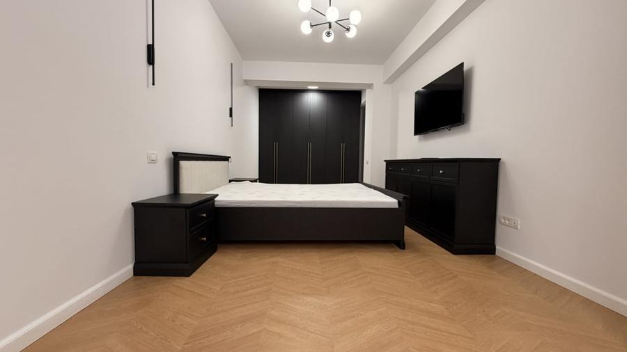 Apartament cu 2 camere semidecomandat, mobilat în City Park Mall