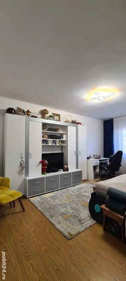 Apartament cu 2 camere decomandat în Micro 17