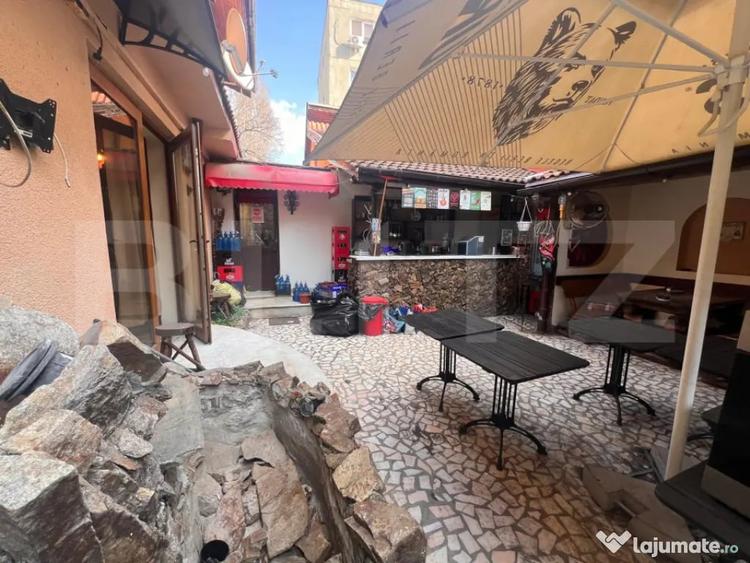 Spațiu comercial, de 248 mp, în Rovine