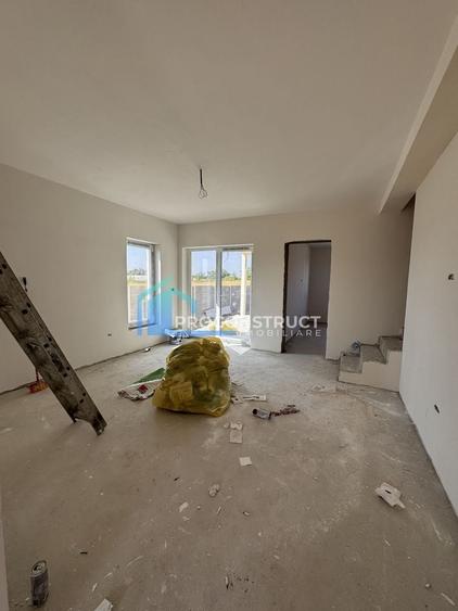 Duplex cu 4 camere cu Canalizare în Moșnița Veche