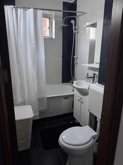 Apartament cu 3 camere decomandat în Drumul Taberei