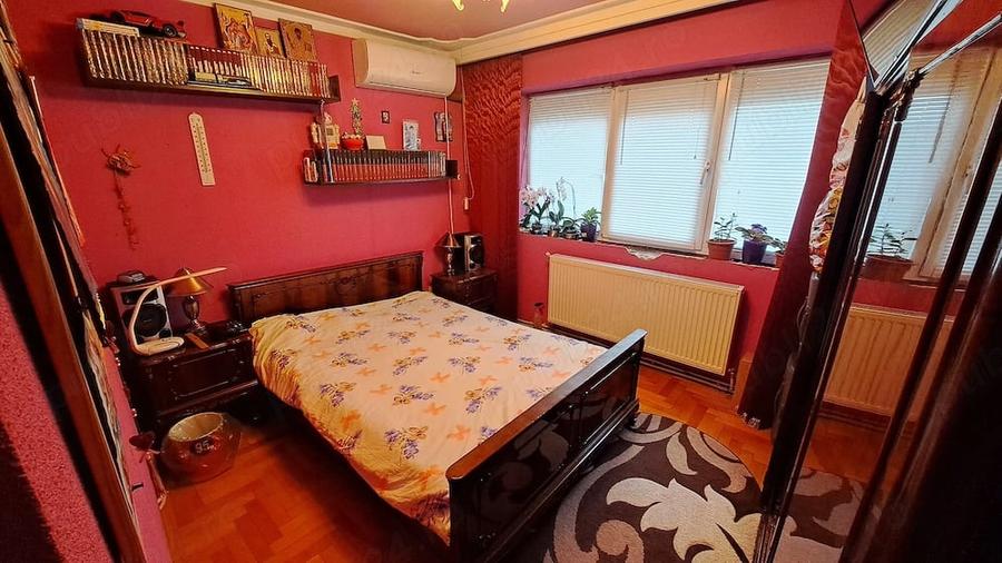Apartament cu 4 camere decomandat în Central