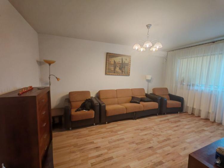 Apartament cu 4 camere decomandat în Exercițiu