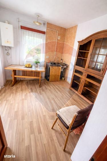 Casă cu 5 camere cu Teren 359 Mp în Central
