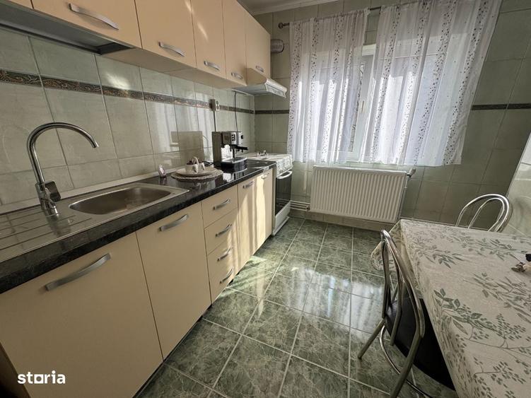 Apartament cu 3 camere decomandat în Central