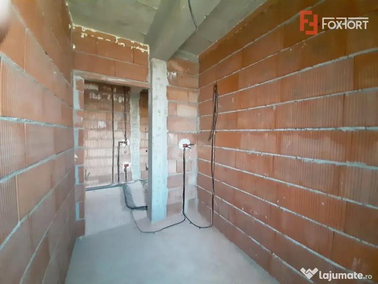Casă cu 5 camere cu Teren 300 Mp în Ghiroda