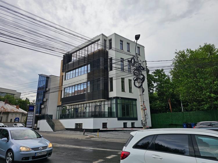 Spațiu comercial, de 664 mp, în Central