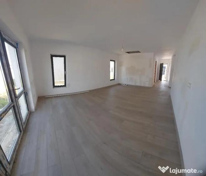 Casă cu 3 camere cu Teren 300 Mp în Vârteju