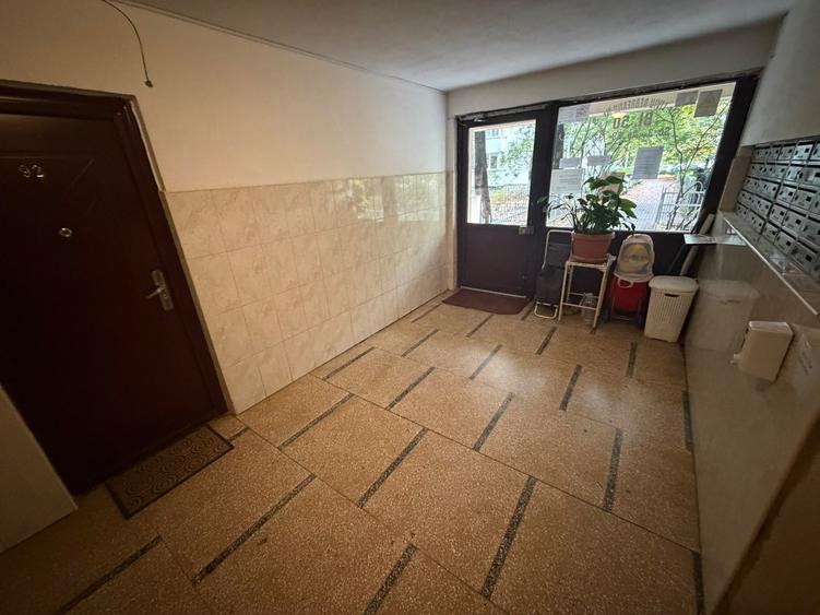 Apartament cu 2 camere semidecomandat în Dristor