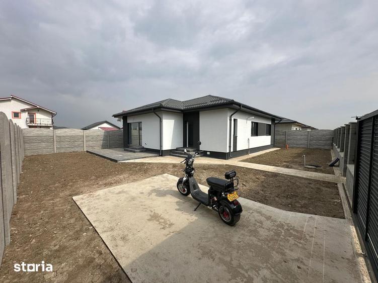 Casă cu 4 camere cu Teren 400 Mp în Clinceni