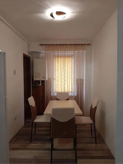 Apartament cu 2 camere decomandat în Infrățirii