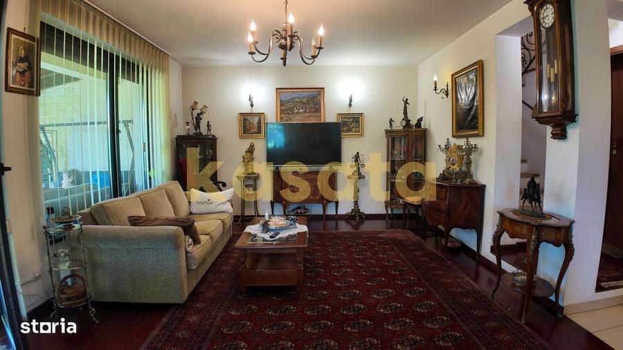 Casă cu 4 camere în Pipera