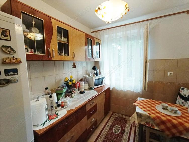Apartament cu 2 camere decomandat, mobilat în Central