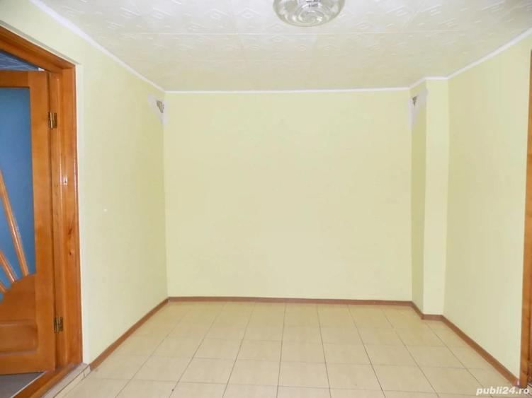 Casă cu 5 camere cu Teren 184 Mp în Central