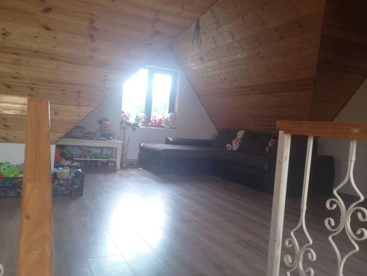 Casă cu 4 camere în Central