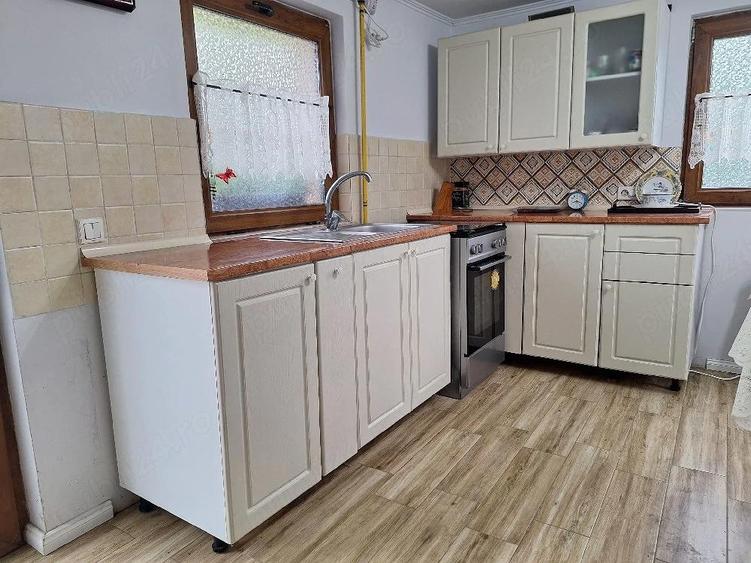 Casă cu 2 camere cu Teren 100 Mp în Central