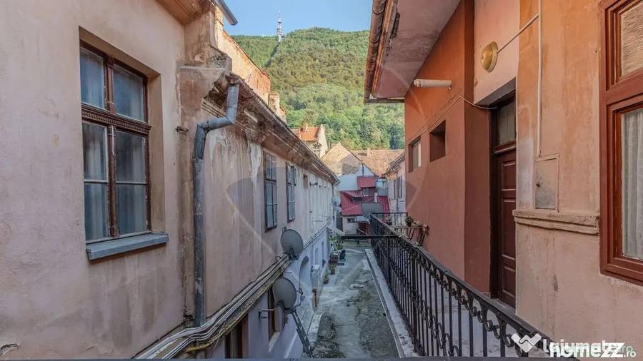 Apartament cu 2 camere semidecomandat în Schei