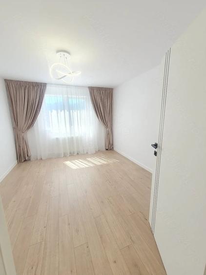 Apartament cu 2 camere decomandat în Noua