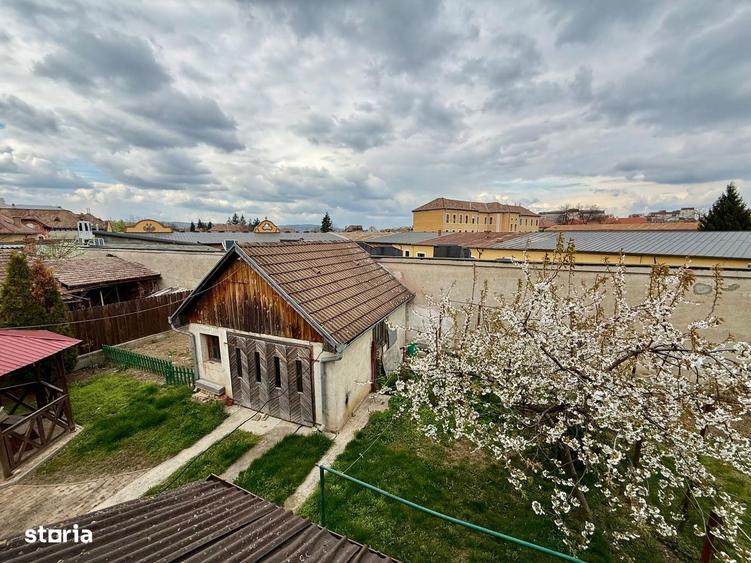 Casă cu 3 camere în Mureșeni