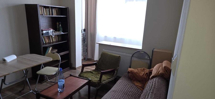 Apartament cu 3 camere semidecomandat în Găvana