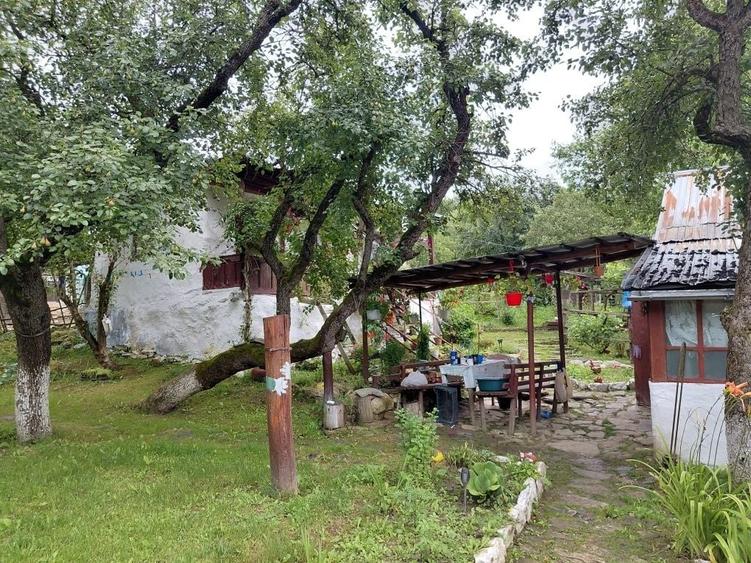 Casă cu 4 camere în Rușavăț