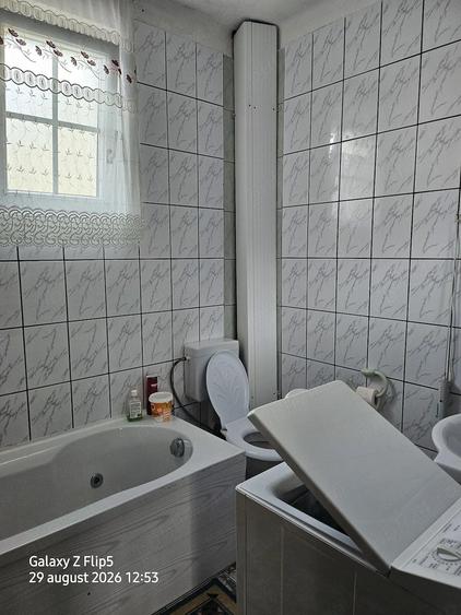 Casă cu 6 camere cu Teren 400 Mp în Central