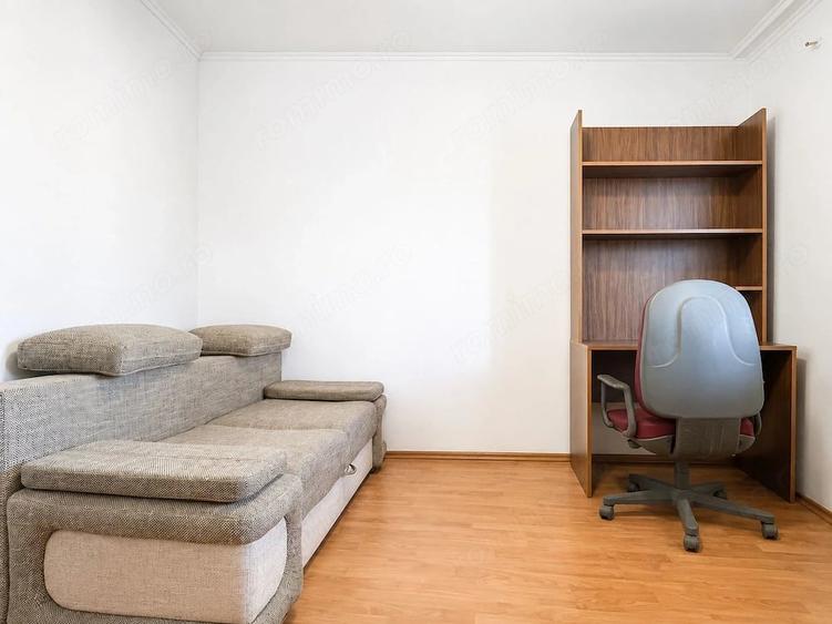 Apartament cu 3 camere decomandat în Lipovei
