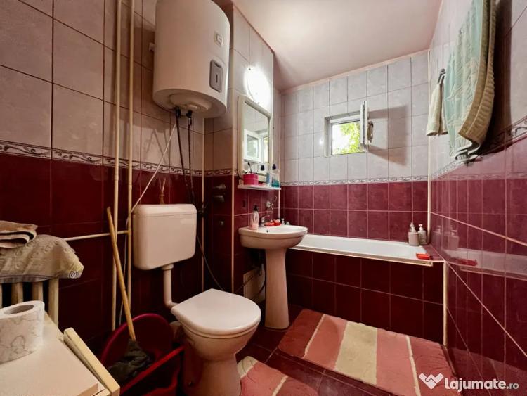 Apartament cu 3 camere decomandat, mobilat în Central