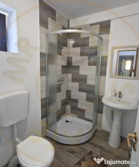 Casă cu 7 camere cu Teren 1200 Mp în Budeasa