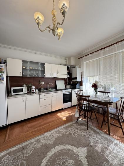 Apartament cu 3 camere semidecomandat, mobilat în Baciu
