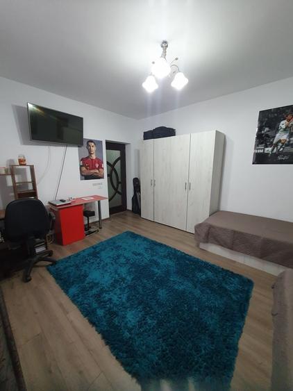 Apartament cu 2 camere decomandat în Roșu