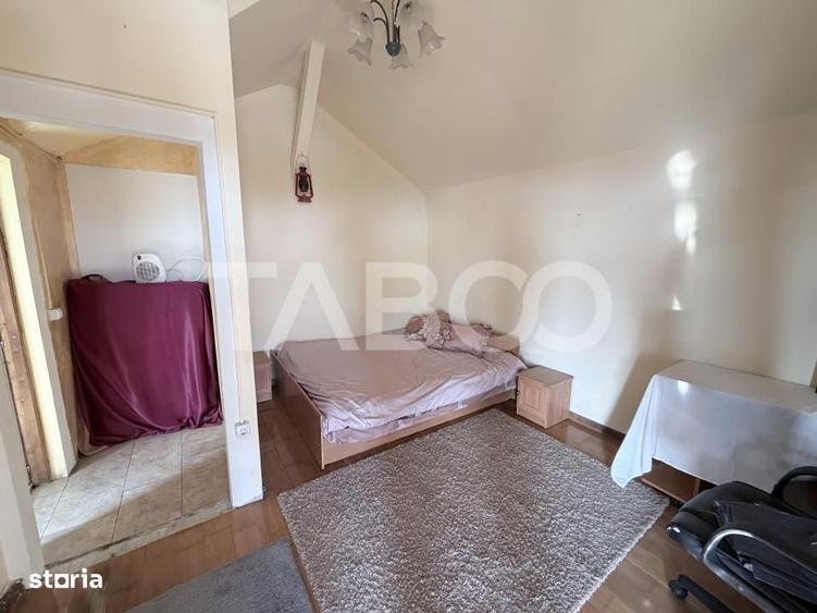 Casă cu 4 camere în Jiblea Veche