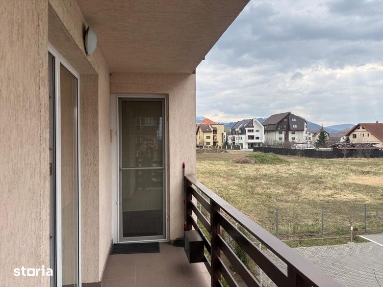 Apartament cu 2 camere decomandat în Tractorul