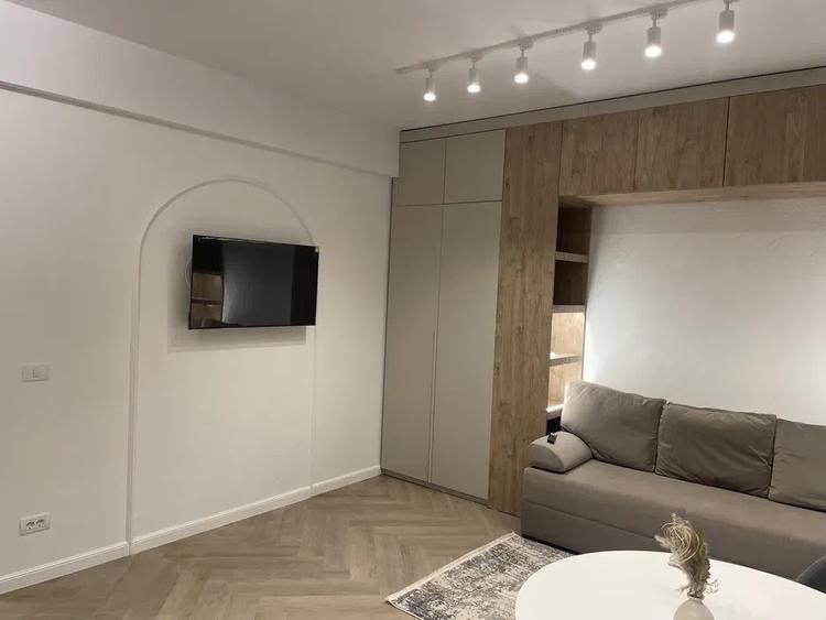 Garsonieră decomandată, mobilată în Tomis Nord
