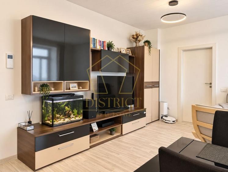 Apartament cu 3 camere semidecomandat, mobilat în Giroc