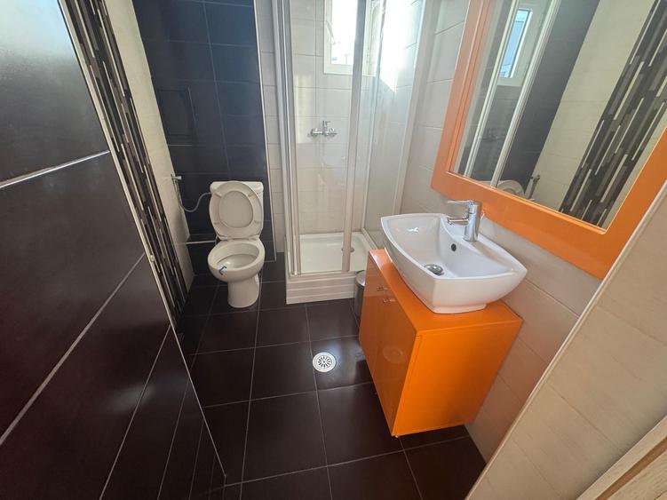 Duplex cu 3 camere cu Canalizare în Cotroceni