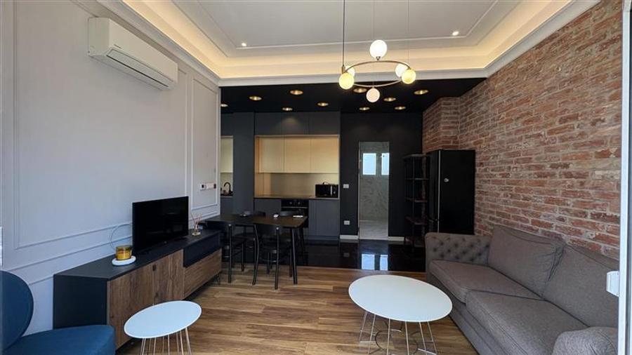 Apartament cu 2 camere circular, mobilat în Central