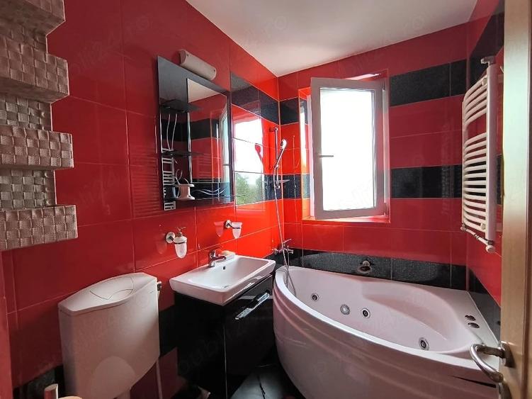 Apartament cu 3 camere decomandat în Horia