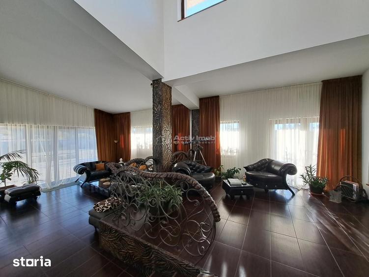 Casă cu 8 camere cu Teren 2500 Mp în Crevedia