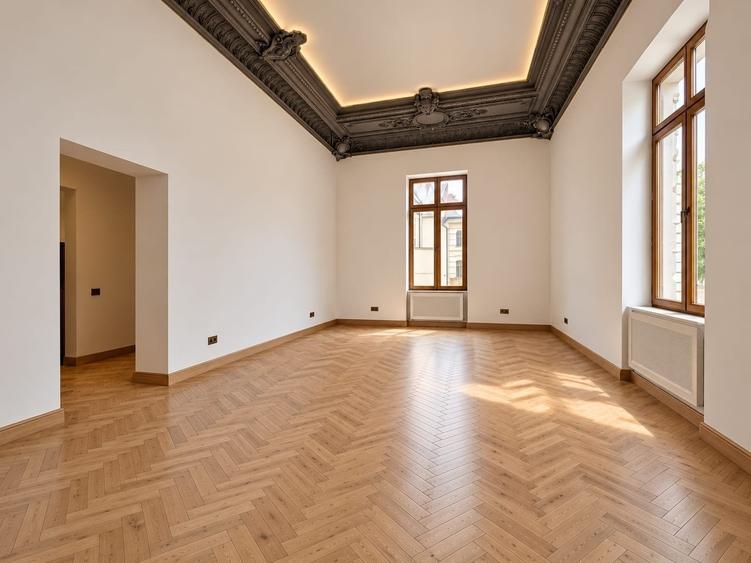 Casă cu 16 camere cu Teren 665 Mp în Universitate