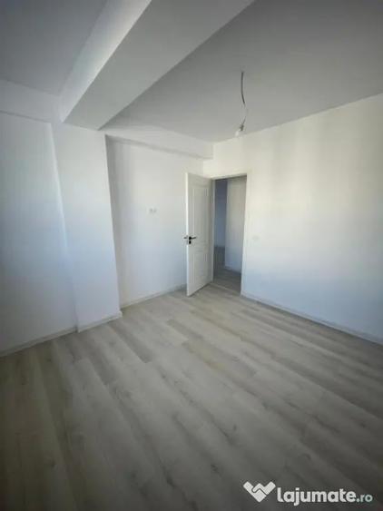 Apartament cu 3 camere în Pielești