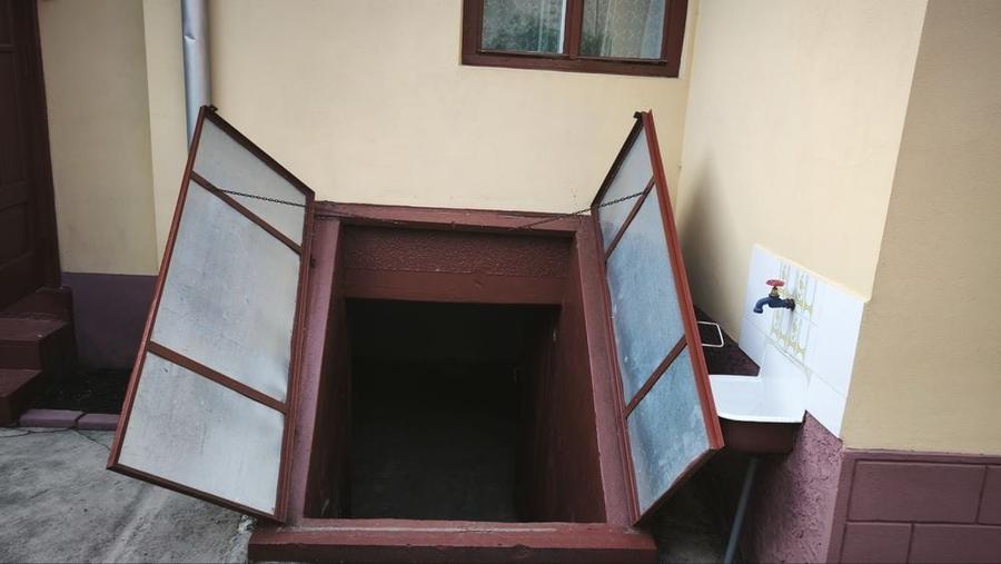Casă cu 4 camere în Pianu